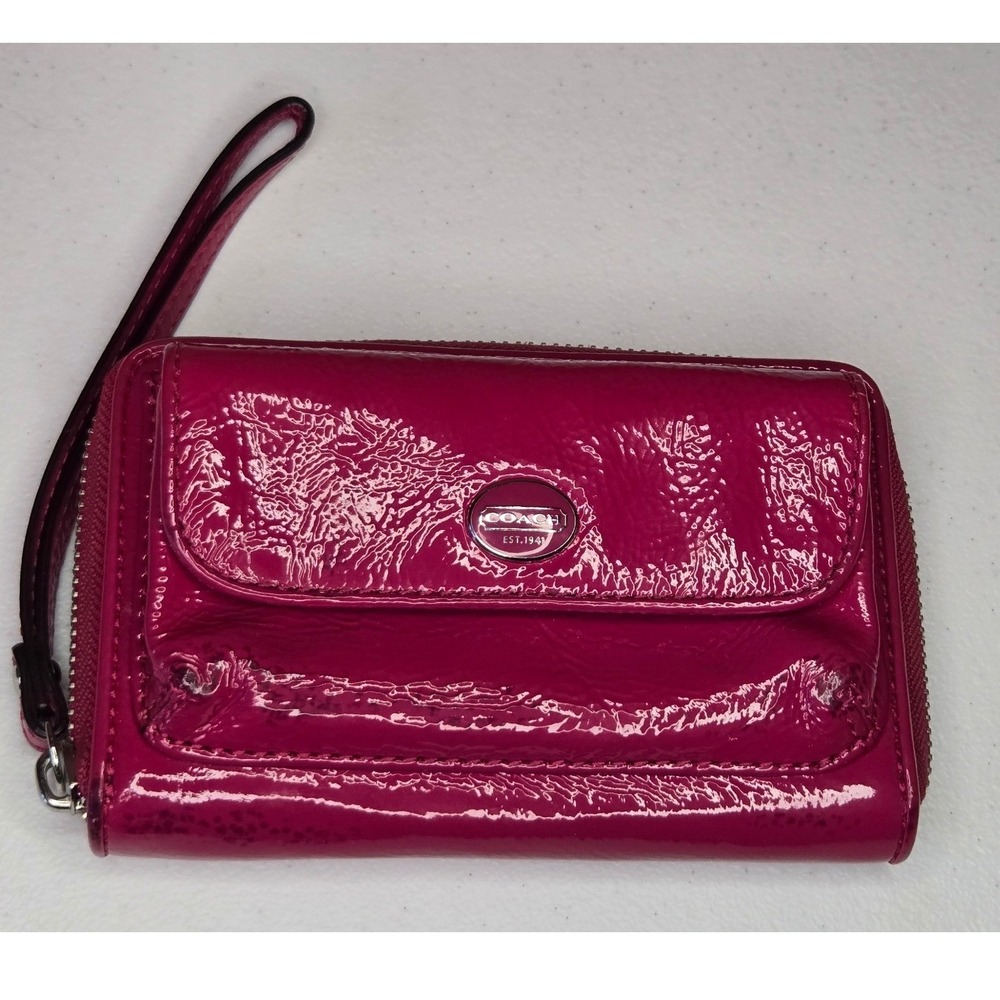 Coach Magenta Pink Patent Leather Zip Around Bifold Wristlet Wallet Logo Fuchsia